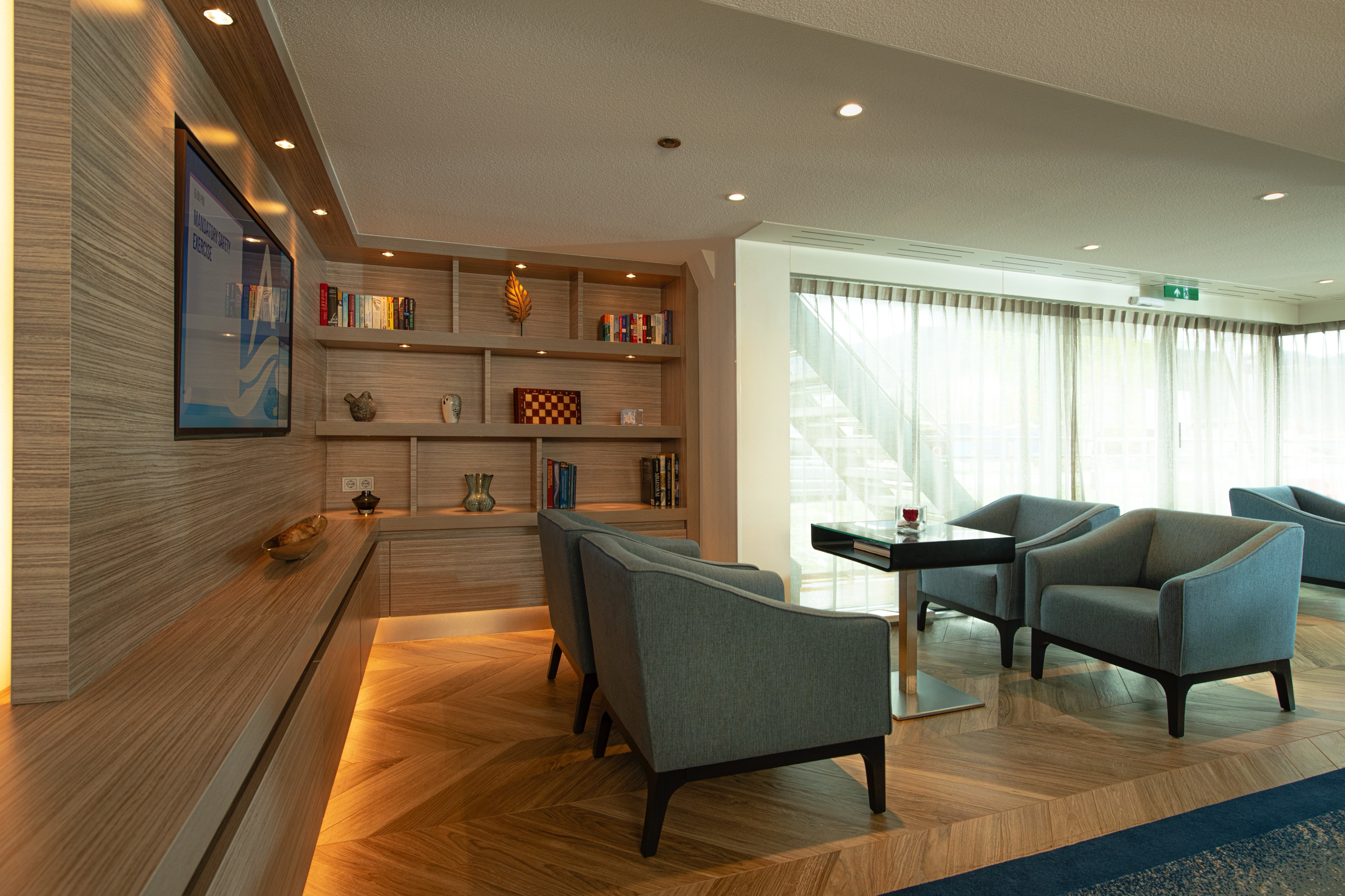 Avalon View - Club Lounge
